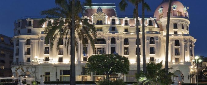 (image) Façade de l'hôtel Negresco à Nice