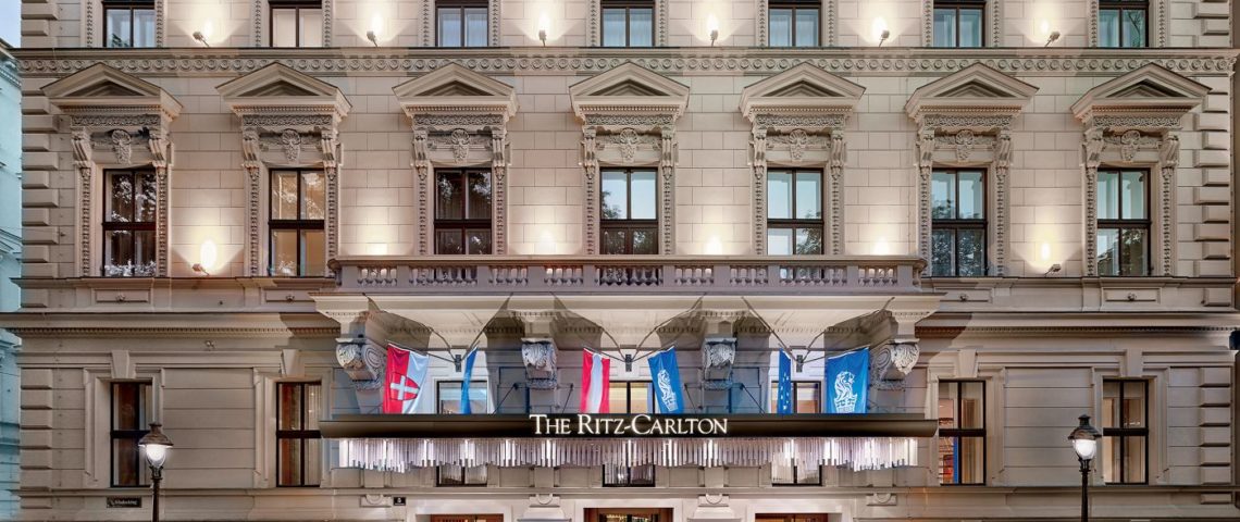 (image) façade de l'Hotel Ritz Carlton de Vienne