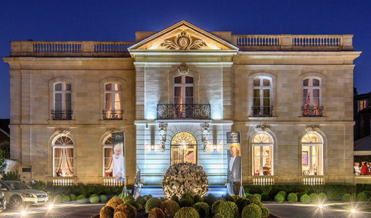 (image) Façade du Grand Hôtel de Bordeaux