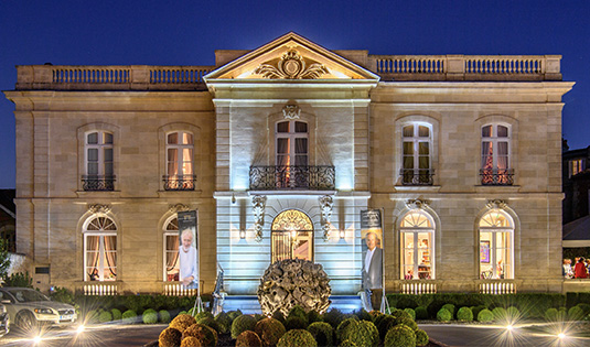 (image) Façade de l'hôtel Ritz Carlton à Vienne