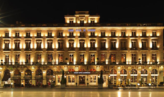 (image) Façade de l'hôtel Ritz Carlton à Vienne